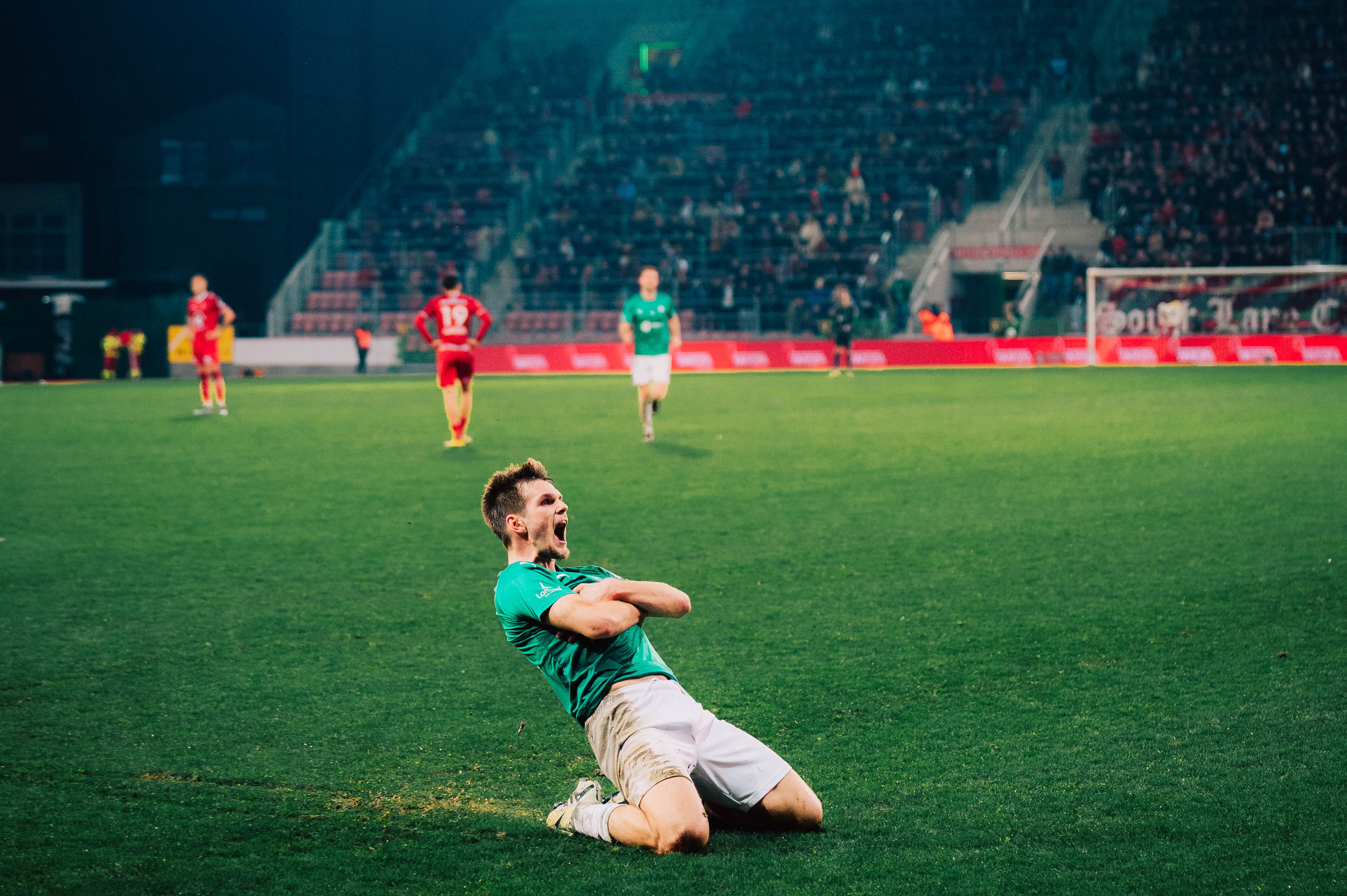 09. Lommel Goal Celebration.jpg